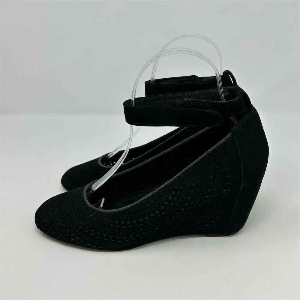 Jeffrey Campbell Cirque Black Perforated Leather Wedge Ankle Strap Size 8